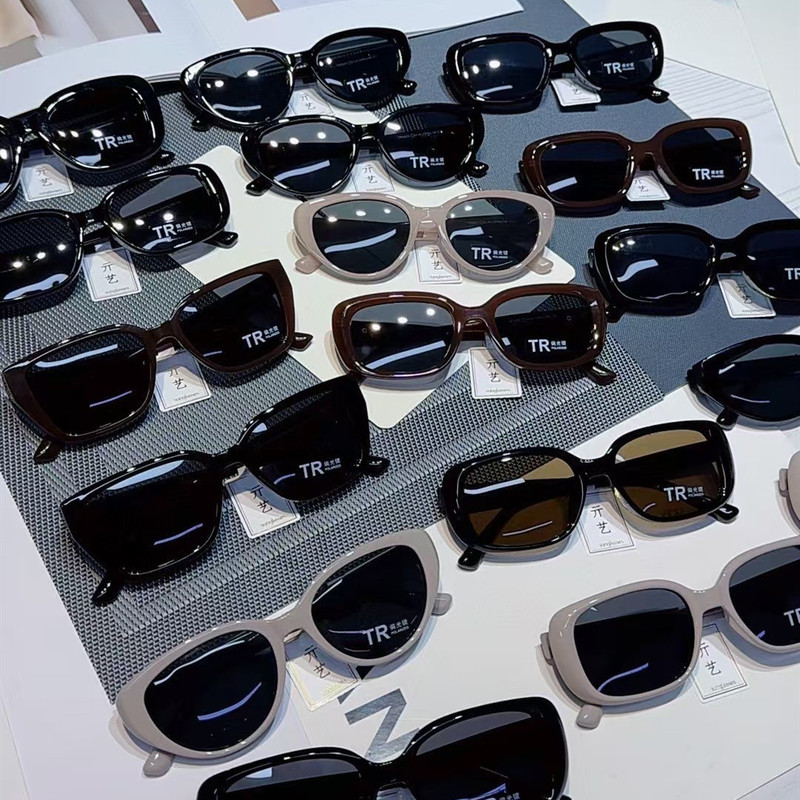 Factory Direct New TR90 Ultra Light Polarized Sunglasses Women's Fashion Cat's Eye Polarized Sunglasses with Myopia