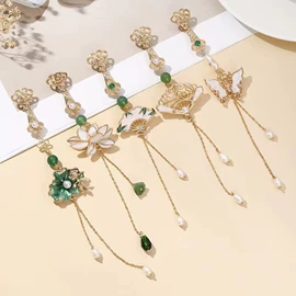 胸针;胸花;胸饰