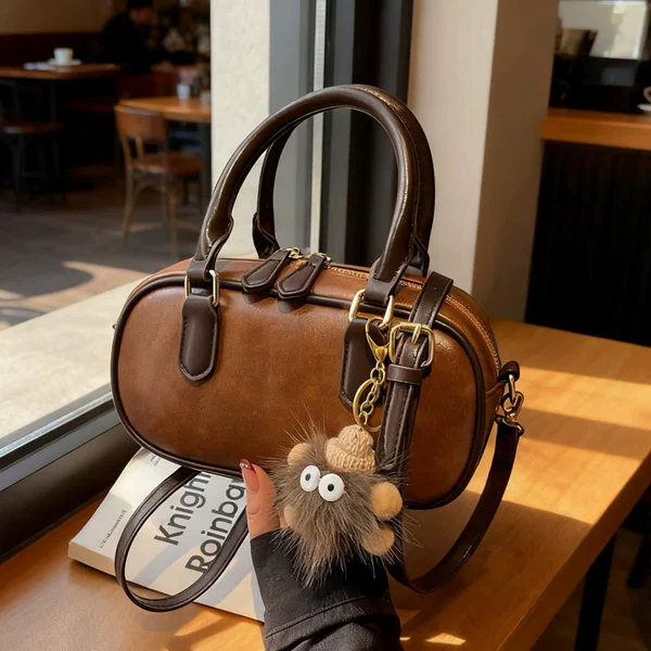 High-End Satchel Small Bag for Women 2025 Autumn and Winter New Niche Retro Shoulder Bag Fashionable Commuter Crossbody Bag