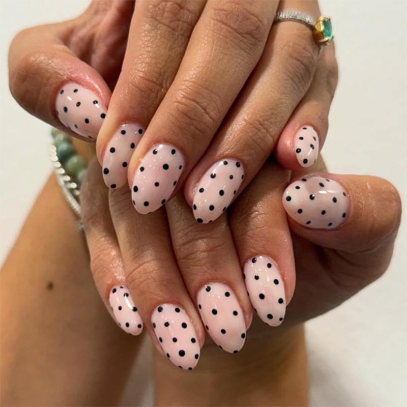 European and American Black Polka Dot Cross-Border Hot-Selling Fake Nails Short Oval Manicure Wearable Nail Polish Finished Products Wholesale European and American Black Polka Dot Cross-Border Hot-Selling Fake Nails Short Oval Manicure Wearable Nail Polish Finished Products Wholesale
