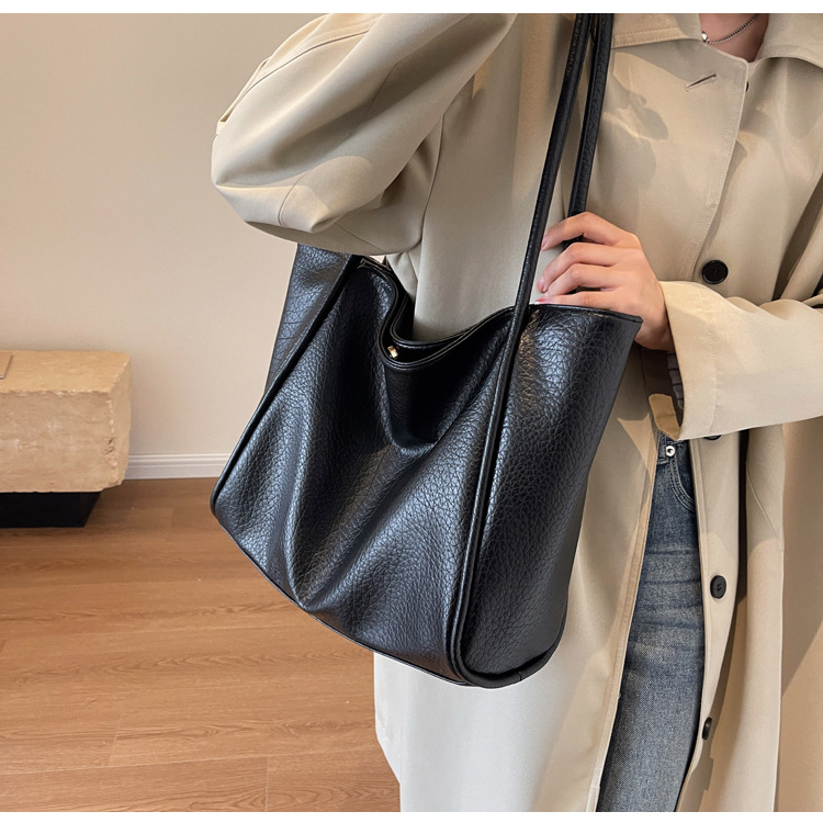 Premium Women's Shoulder Bag Large Capacity Commuter Tote Bag_voghion.com