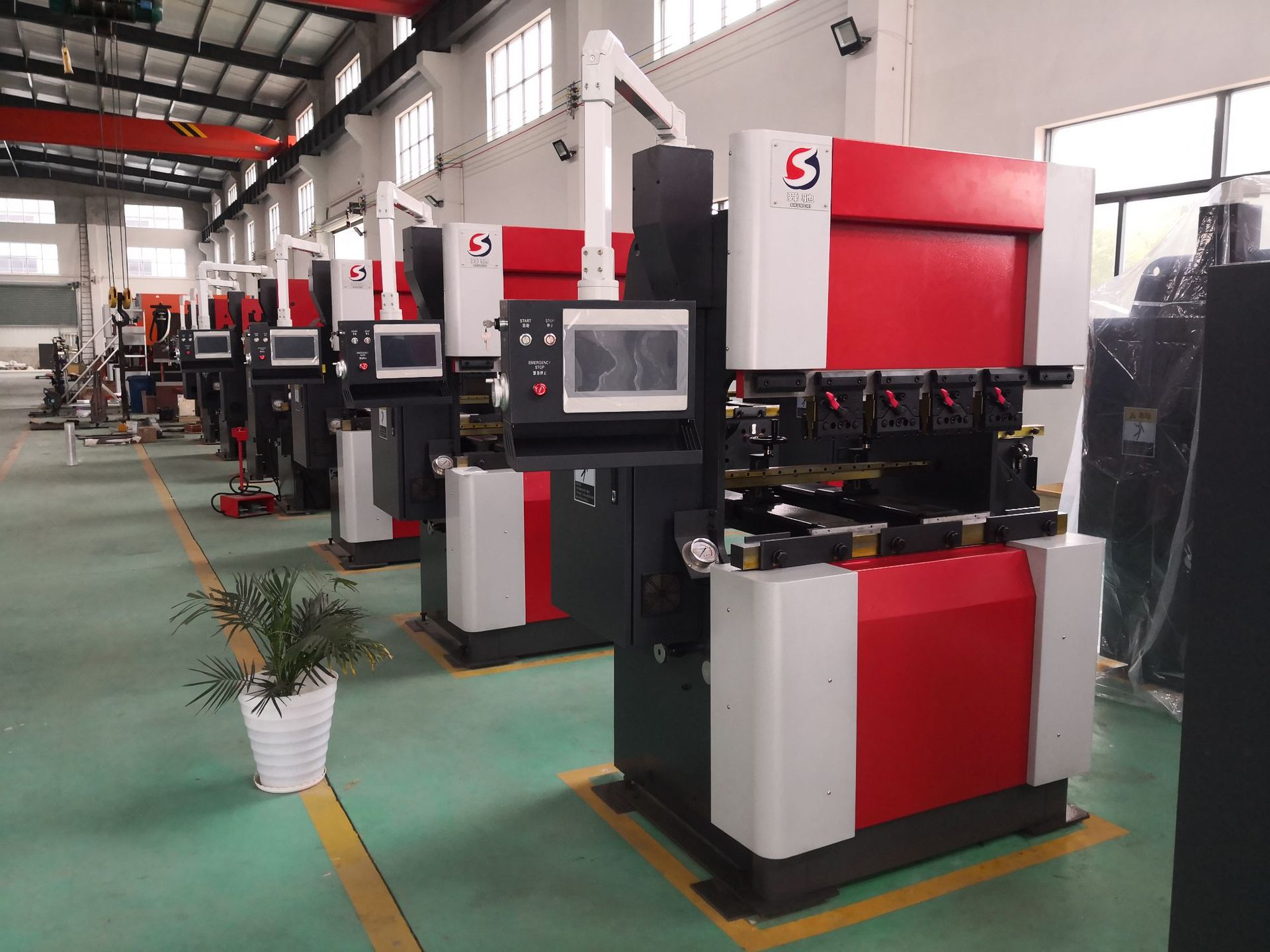 舜驰-油混下动数控折弯机