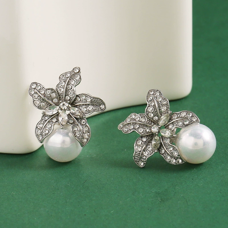 Demi-season two-color universal earrings floral from pearl, light luxury style