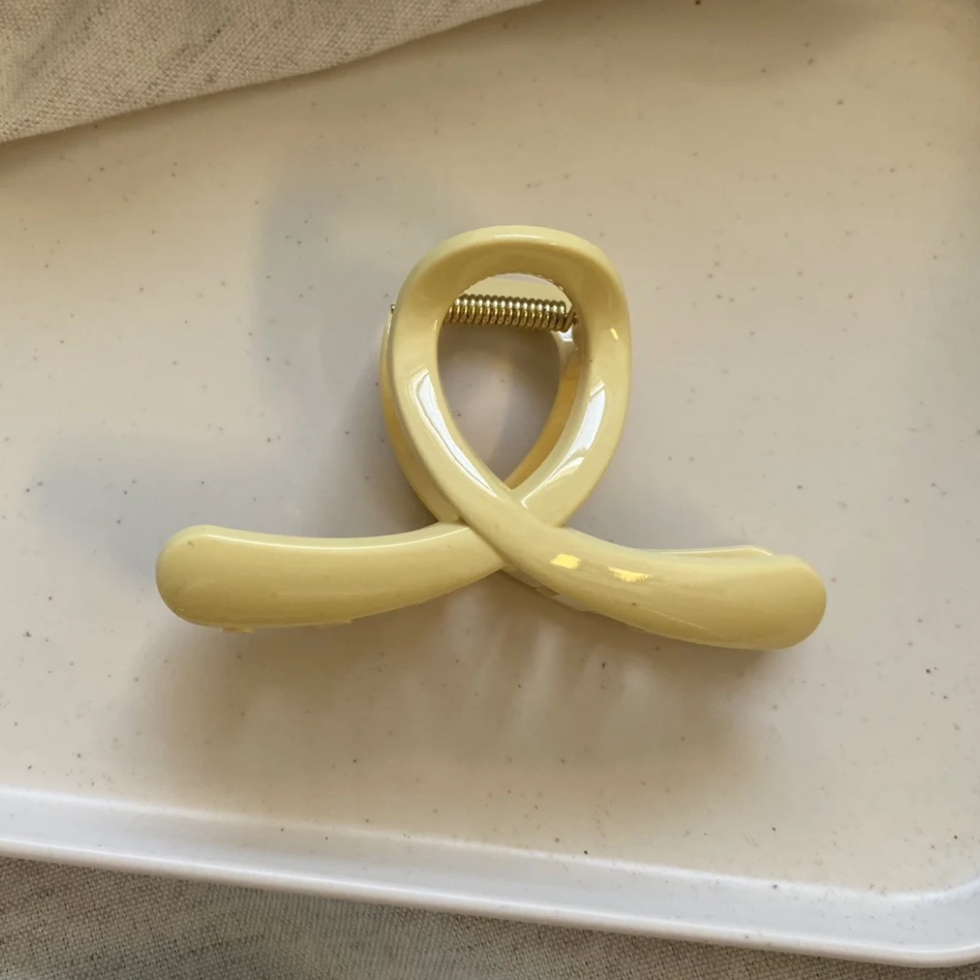 Yellow fat ears crossed