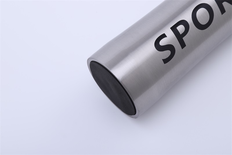 Isolerende rvs sportdrinkfles met handige sluiting_voghion.com