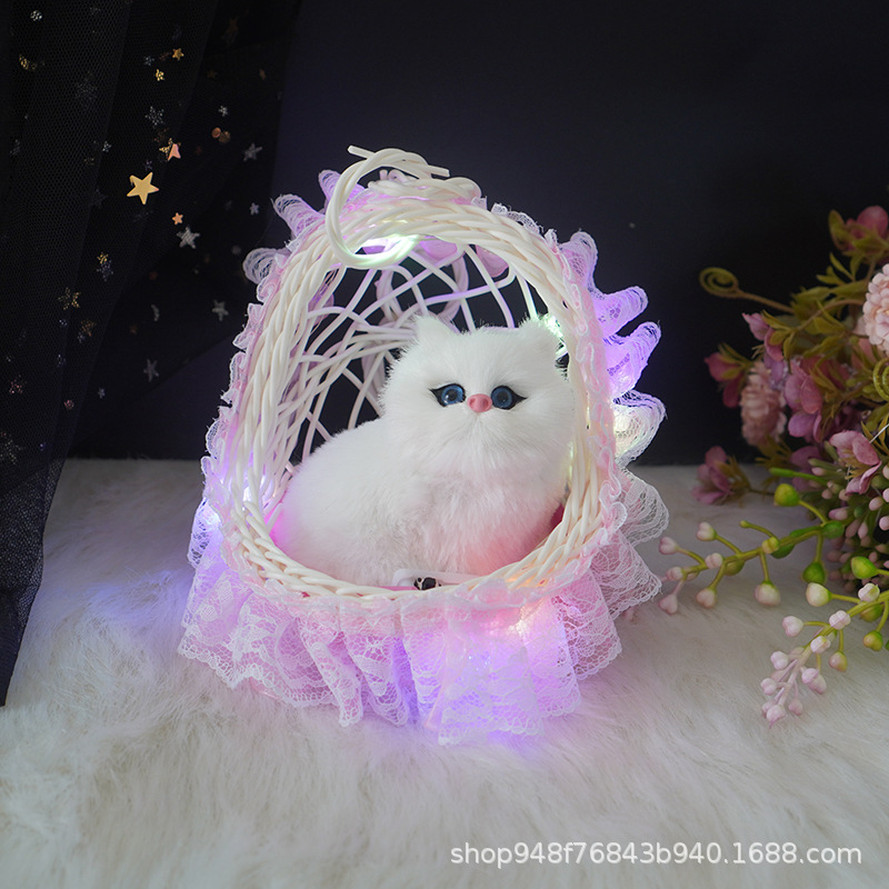 빛나는 교수형 바구니 (분말) 는 작은 흰 고양이라고 할 것입니다