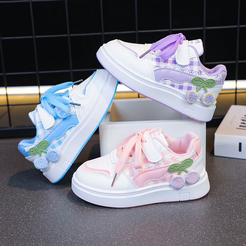 Children's sneakers