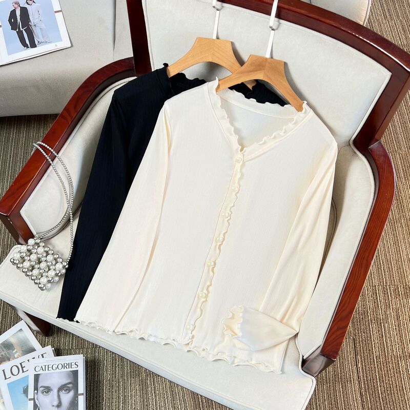 Plus-Size Women's Long-Sleeve V-Neck Slimming Knit Top with Stylish Ruffled Collar for Autumn and Winter Plus-Size Women's Long-Sleeve V-Neck Slimming Knit Top with Stylish Ruffled Collar for Autumn and Winter