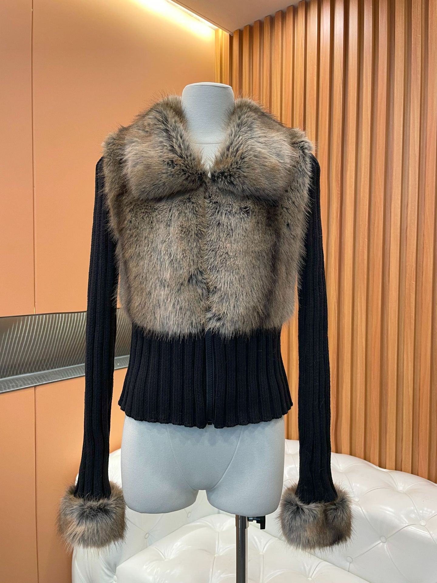 Îmbrăcăminte pentru femei cu blană de iarnă nouă ecologică plush Lapel fermoar Slim blană top haină femei_voghion.com