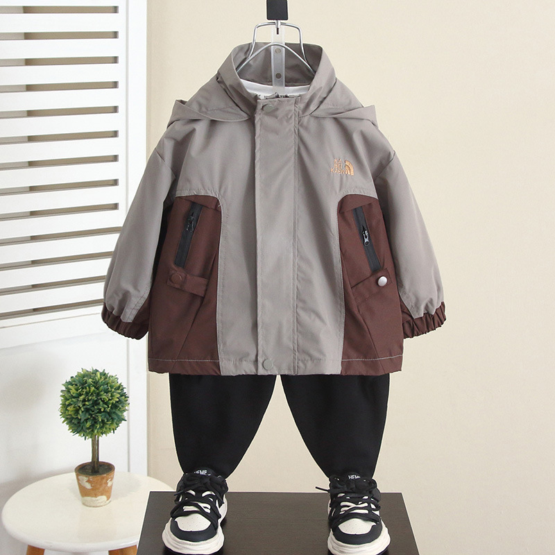 6185 ropa infantil de otoño abrigo casual 2025 primavera y otoño nuevo chico guapo chaqueta de asalto de la calle frita ropa de otoño bebé