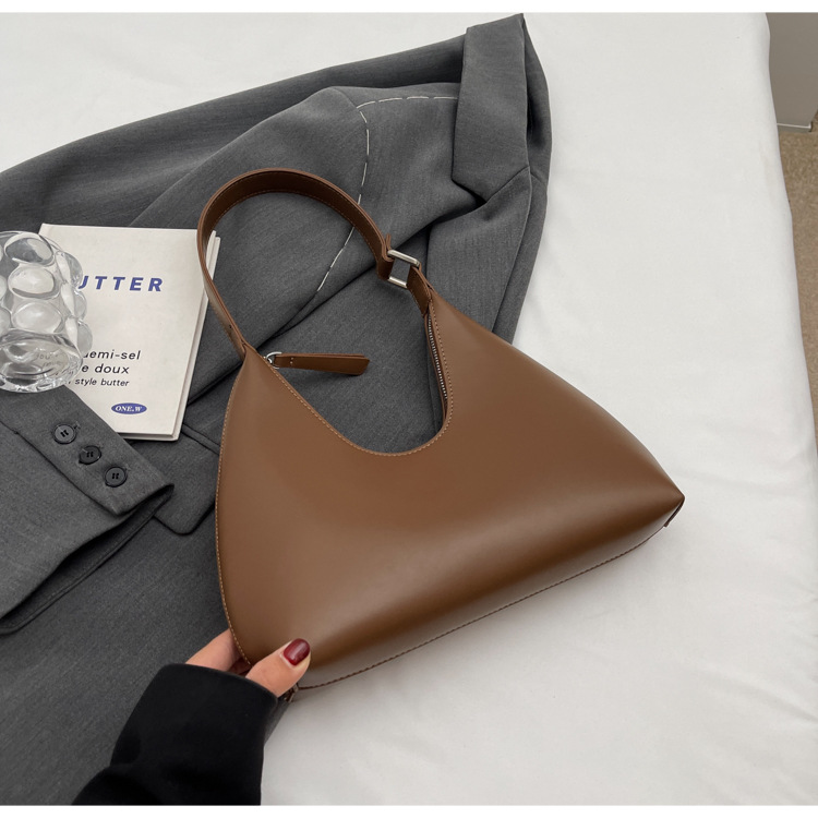 Sotto le ascelle da donna 2024 nuovo modello minimalista a mezzaluna con temperamento versatile, viaggio casual, consistenza portatile,_voghion.com