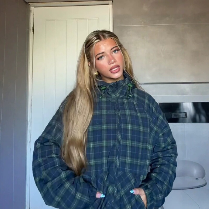 Retro plaid hooded quilted jacket for women, loose oversized drawstring windproof thin quilted jacket, Russian style early winter Retro plaid hooded quilted jacket for women, loose oversized drawstring windproof thin quilted jacket, Russian style early winter