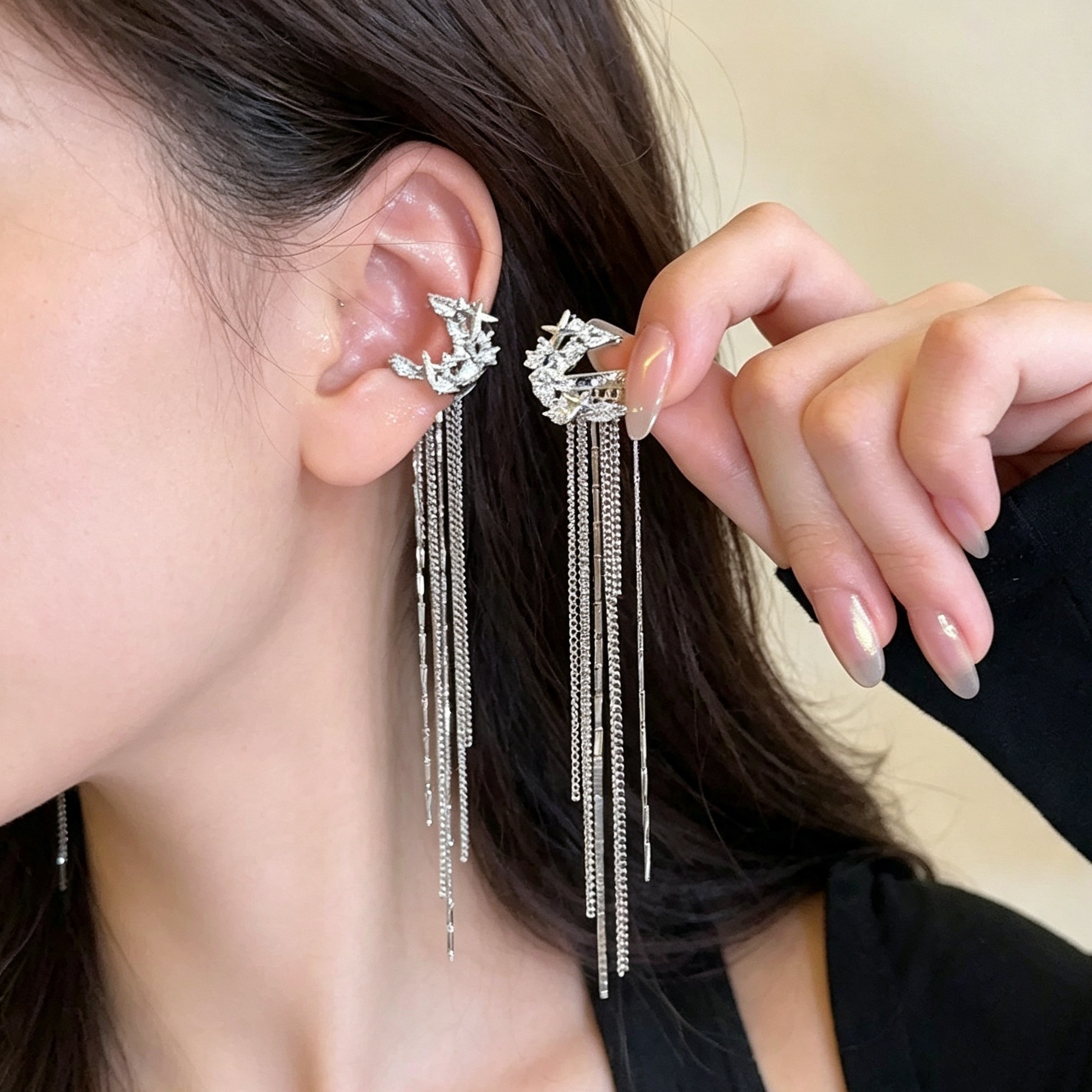 Super fairy moon long tassel ear cuff, niche high-end feel, versatile for commuting, fashionable, light luxury, exquisite ear accessory