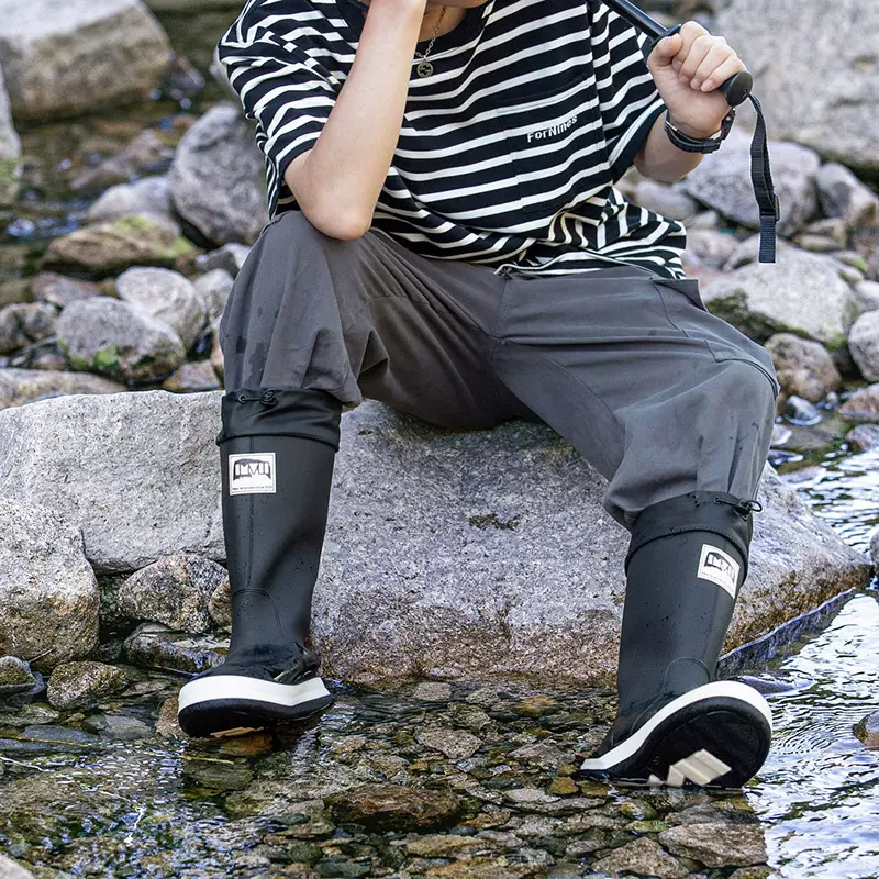 跨境时尚雨鞋男女高筒防水口舒适雨靴情侣户外涉水保暖防滑胶鞋男
