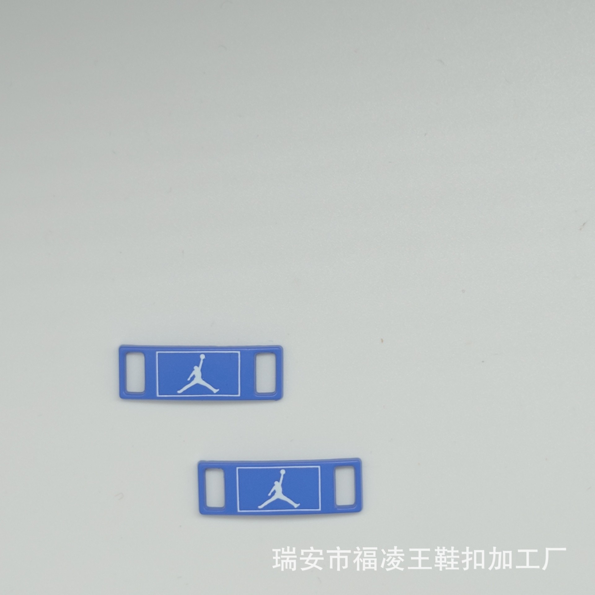 自作金属aj靴バックルランニング靴板靴鉄牌潮靴周辺個性ロゴ靴標