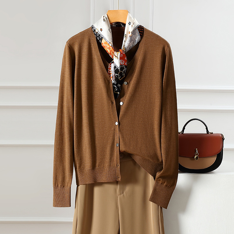 German Cross-Border Commuter Women's Clothing V-Neck Pure Wool Thin Knitwear Fine Wool Fine-Spun Yangzi Yarn Wool Cardigan