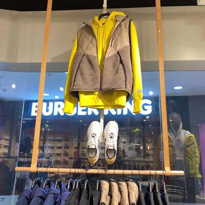 couture Display rack Hanging clothes strip