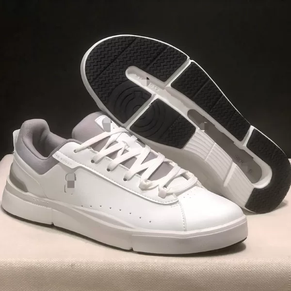Cross-border Putian shoe factory produces the Roger Court, a lightweight and supportive running shoe/sneaker