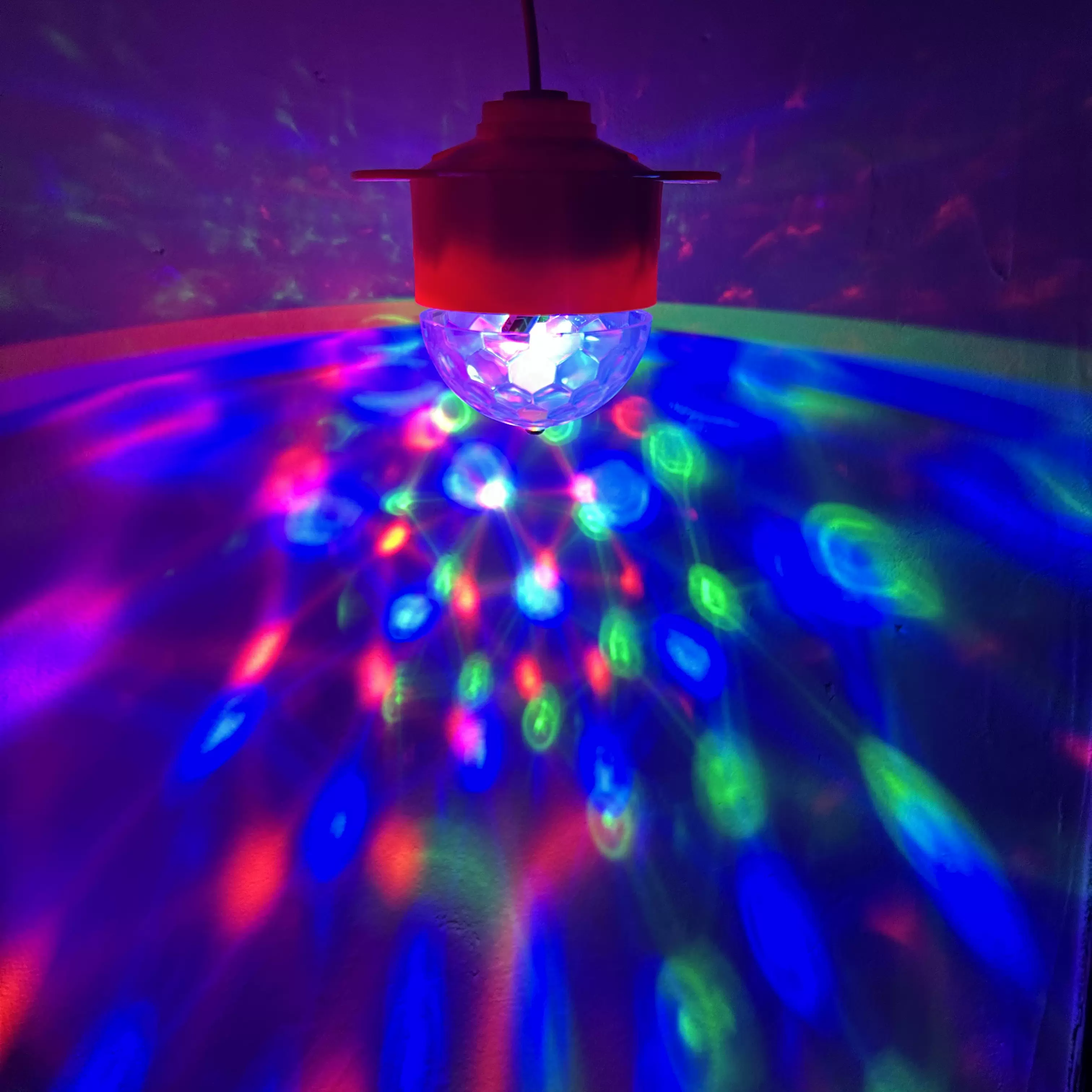 2024新年春节灯笼伴侣LED七彩旋转灯彩光红光灯笼魔球投影喜庆灯