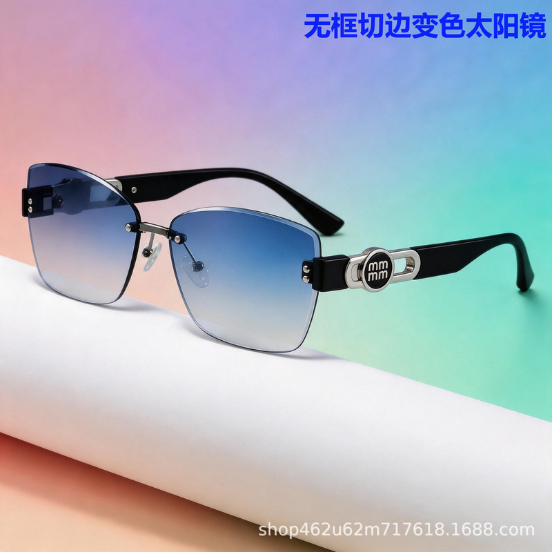 New high-end color-changing sunglasses, fashionable and lightweight, rimless design, exuding a sophisticated and luxurious vibe, perfect for outdoor wear and popular among European and American influencers