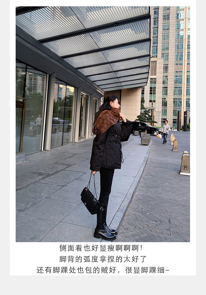Bốt cao cổ nữ da cừu đế dày khóa vàng xếp ly, gót vừa 3–5 cm — Da màu nâu mở rộng, Da đen mở rộng, Hàng sẵn có màu đen (nhung), Lớp lót nhung màu nâu mở rộng chi tiết 16
