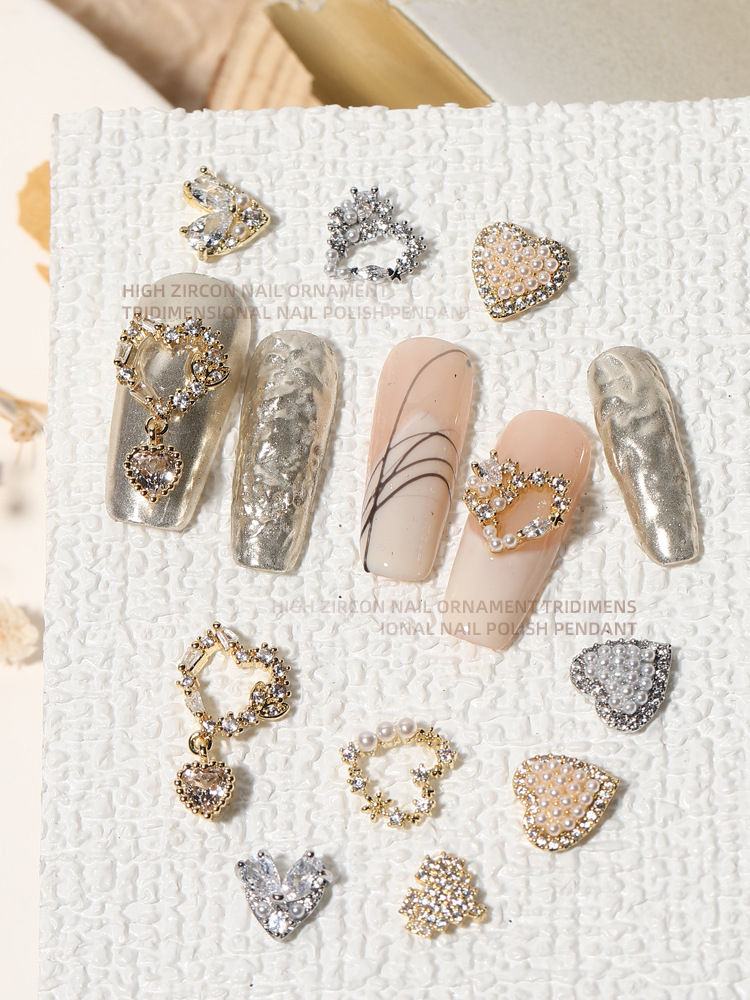 Internet Celebrity full Diamond Love circón Luz de lujo joyería de uñas perla colgante de metal en forma de corazón diamante oro plata fototerapia Decoración