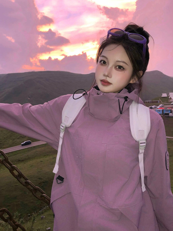 大牌紫色冲锋衣女2025新款春秋季户外小个子防风三合一超好看外套|undefined