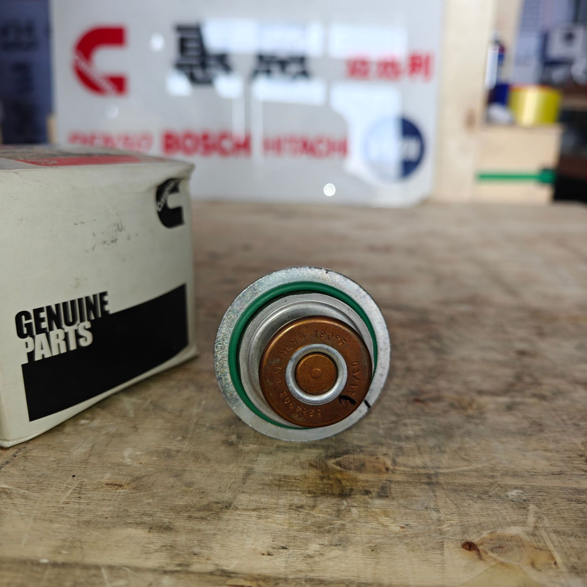 Cummins Cummins truck thermostat 3940632 3968559 5274887 5284903