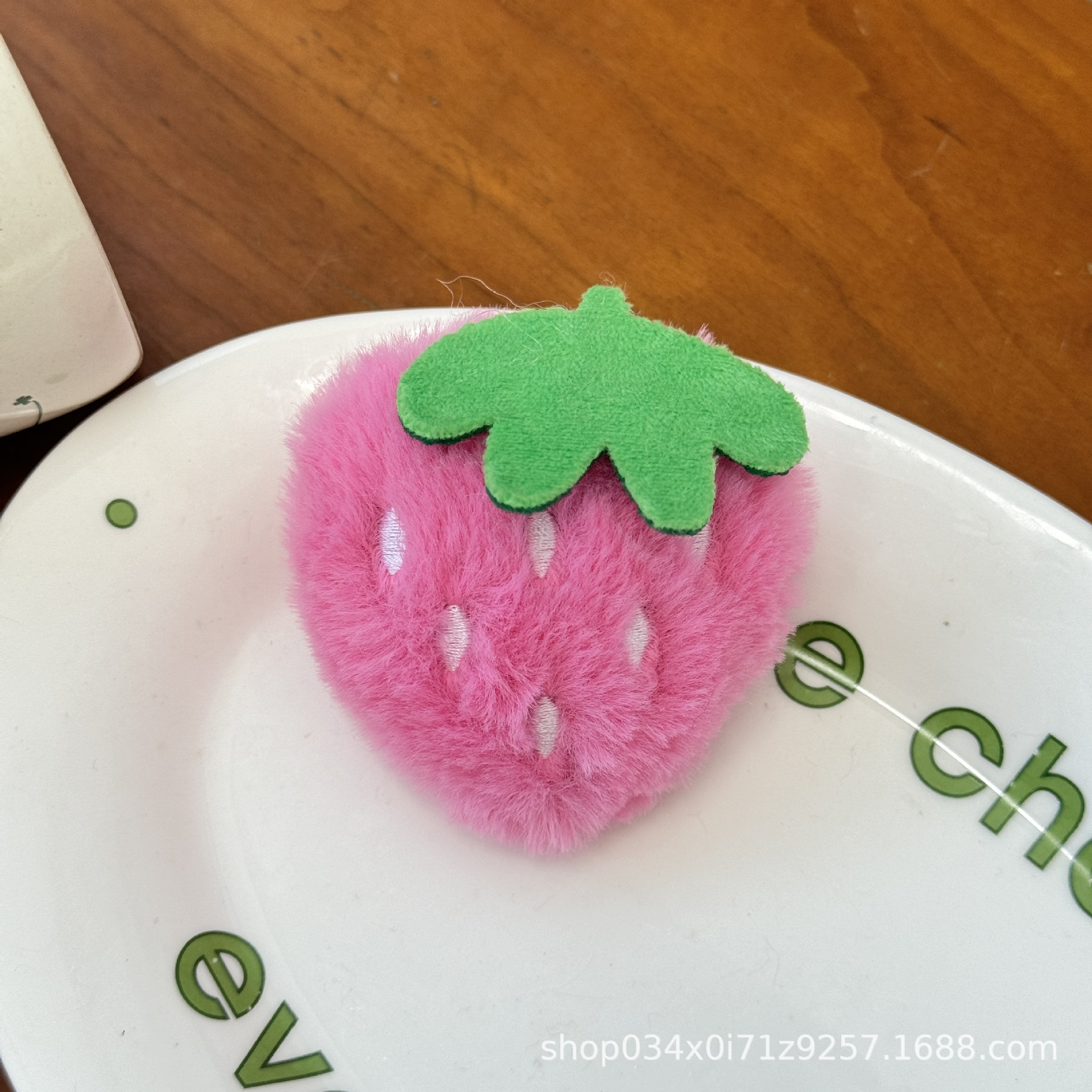 Caricatura peluche fresas osos accesorios para el cabello adorables animales tocaduras DIY broches joyas al por mayor