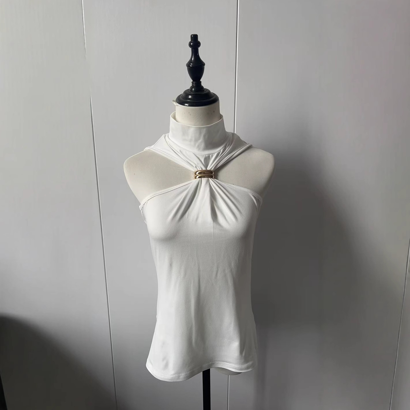 2025 봄 여름 Amazon AliExpress 독립 웹 사이트 국경 간 인기 여성 의류 골드 링 민소매 오프 숄더 탑 티셔츠