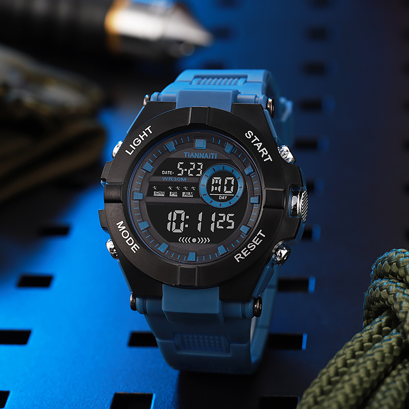 Modas de moda personalidad reloj electrónico adolescente al aire libre nocturno reloj impermeable reloj multifuncional para hombres y mujeres estudiantes