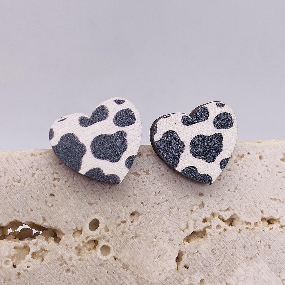 Wholesale Jewelry 1 Pair Retro Star Heart Shape Cattle Wood Ear Studs display picture 3