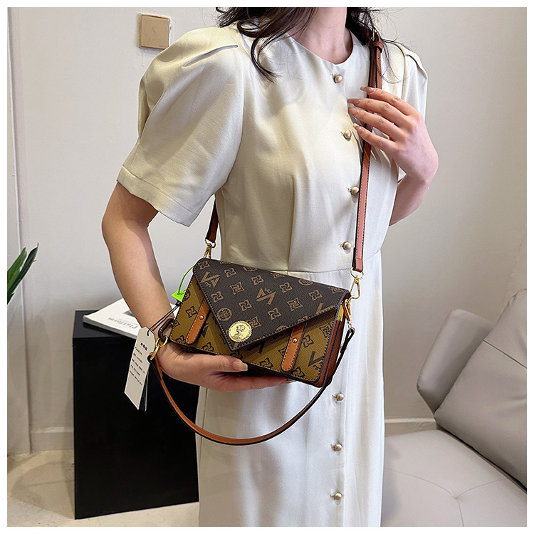 Women's Crossbody Bag Personalized Small Square Shoulder Bag_voghion.com