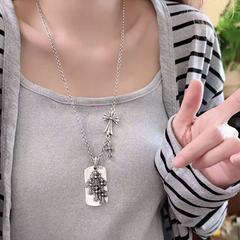 甜酷少女十字架吊牌项链女小众个性辣妹感百搭经典复古锁骨链配饰
