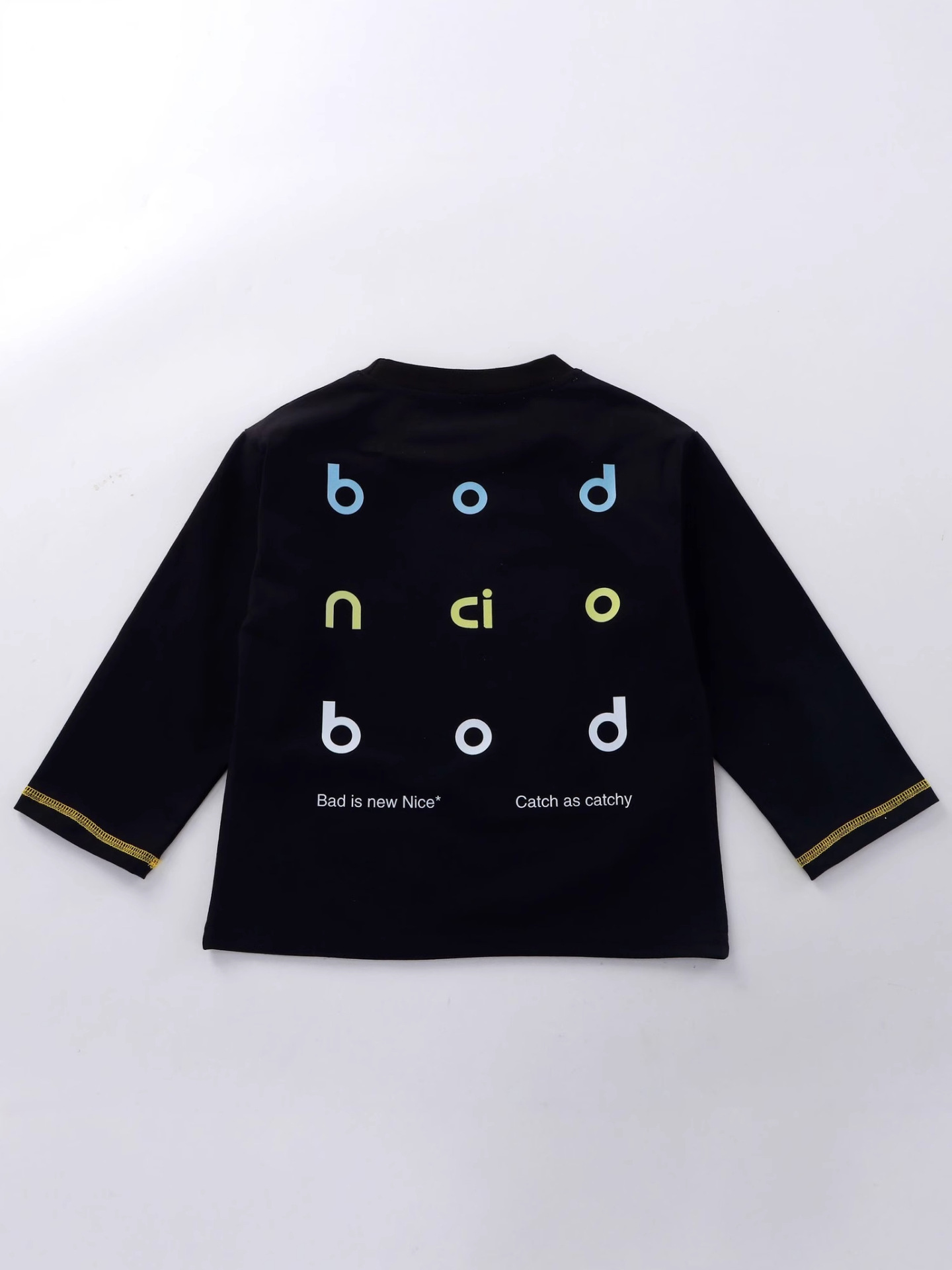 Camiseta de manga larga para niños con un nuevo tipo de camiseta de base de algodón lycra para niños suelta de primavera y otoño