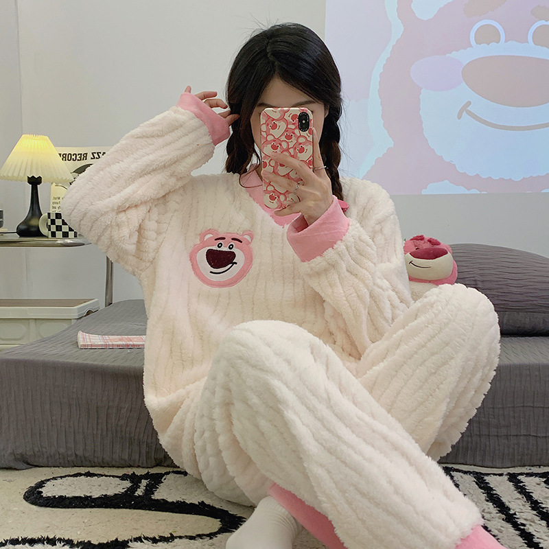 Pijamas de dibujos animados al por mayor transfronterizos de mujeres otoño invierno manga larga cuello redondo con collar grueso bordado dulce cubierta de ropa casera casual
