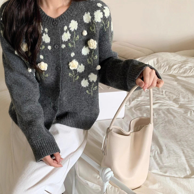 温柔风毛衣外套秋冬新款女装高级感宽松清新甜美花朵针织开衫上衣|undefined