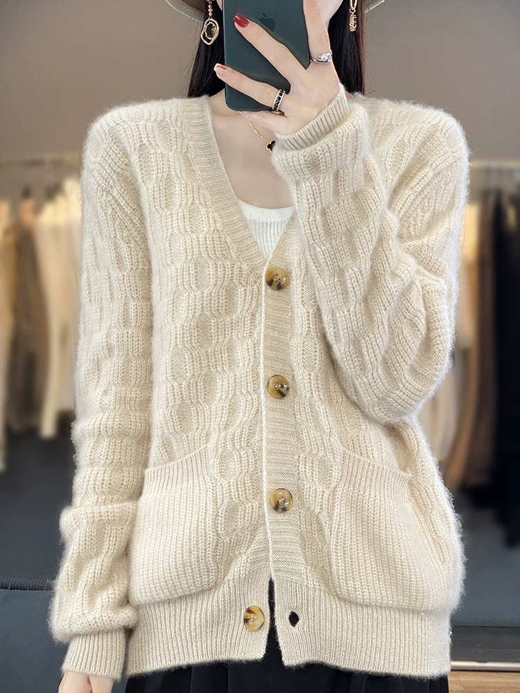 Осенний и зимний V-образный свиток трикотажный кардиган женский ленивый ветер свободная шерстяная куртка 2023 новый дикий свитер