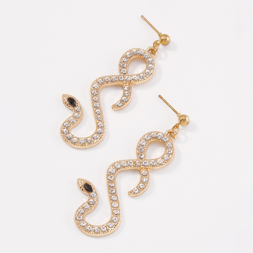 Vente En Gros Bijoux Simples Boucles D&#39;oreilles Creuses En Forme De Serpent Nihaojewelry display picture 6