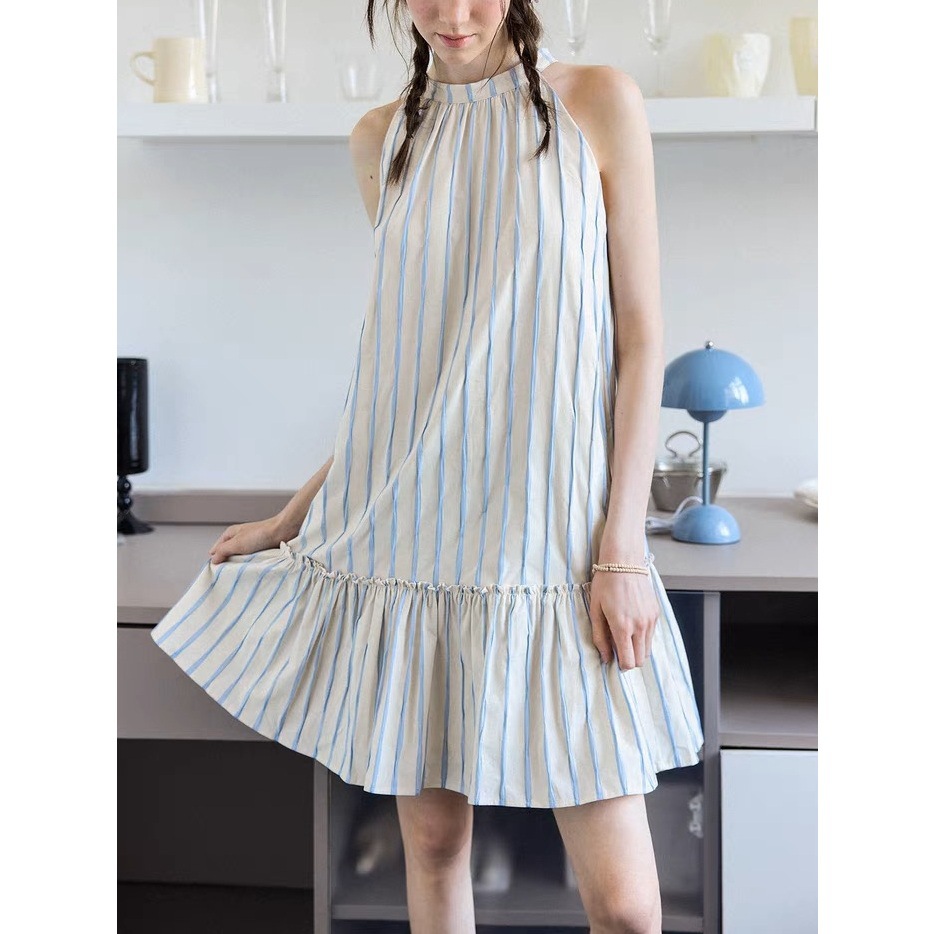 Misty early summer morning’ retro halter neck bow tie hem ruffled…