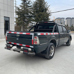 Sell and export Jianghuai JAC pickup truck 2*2 used four-wheel drive pickup truck new tires