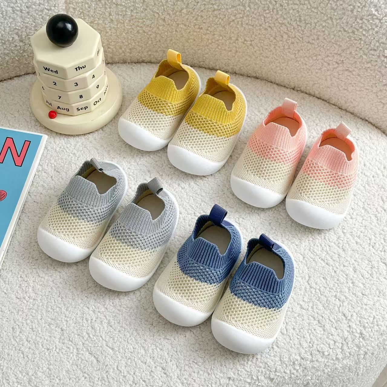 Baby toddler shoes soft bottom spring and autumn new baby 0 a 3 year old light summer children breathable knitted mesh shoes