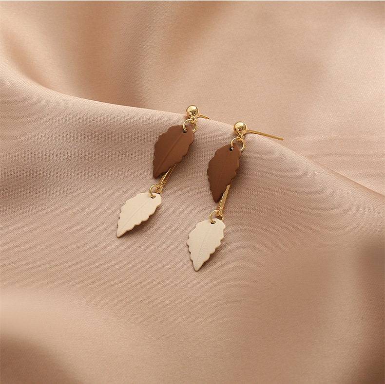 Fashion Maple Leaf Earrings Contrast Color Autumn And Winter Earrings display picture 6
