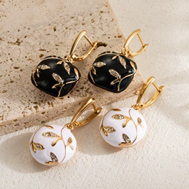 耳环;发箍;项链