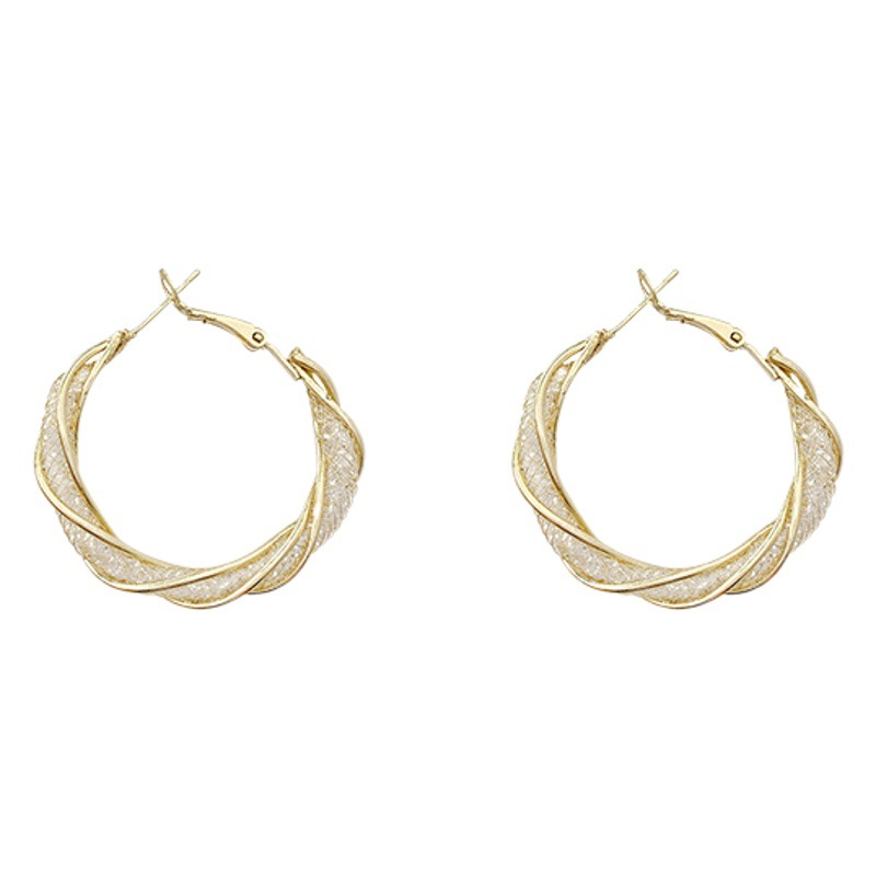 Pendientes de malla con diseño trenzado hueco para mujer, pendientes retro exagerados de alta gama, pendientes versátiles de nicho al por mayor