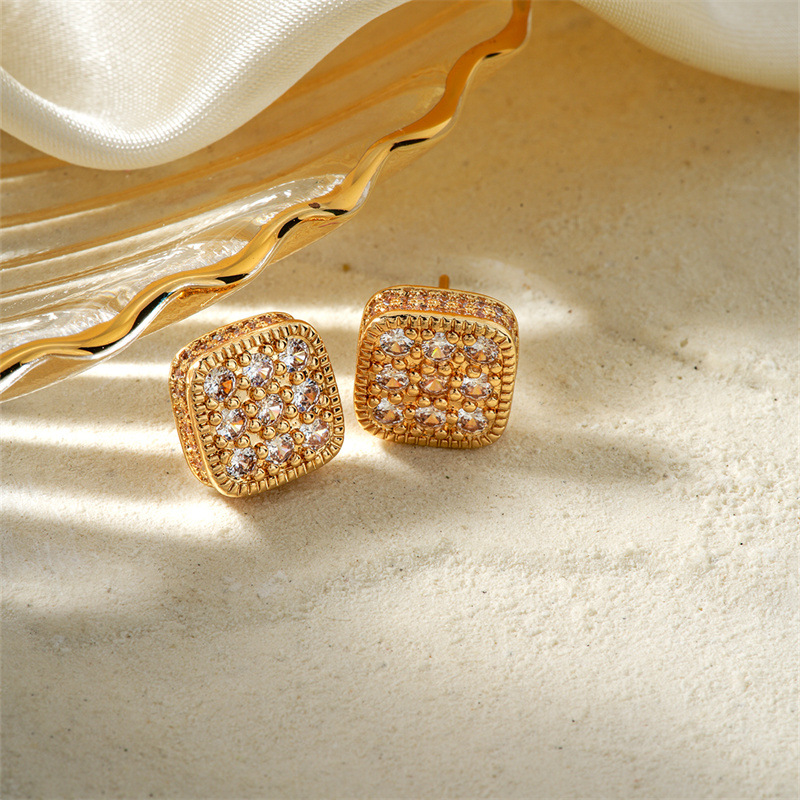Pendientes de botón con circonita y perla para mujer elegantes_voghion.com