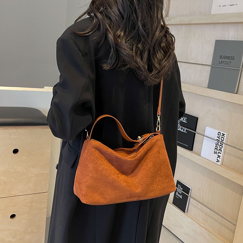 Autumn/Winter Versatile Matte Faux Suede Bag 2025 New Arrival Luxury Vintage Fashion Shoulder & Crossbody Bag For Women - Thumbnail 3