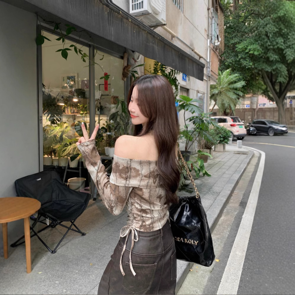 나비 구멍 지퍼 짧은 오프 숄더 셔츠 여성용 가방 가을과 겨울 넥타이 염색 오프 숄더 슬림 드로 스트링 탑 도매