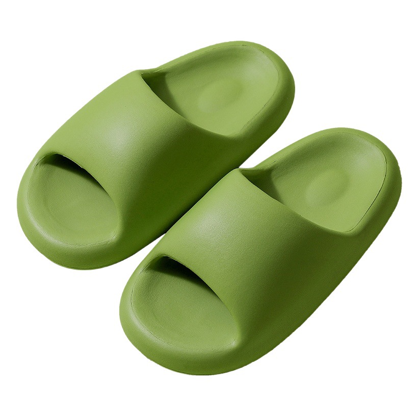 Zapatillas mujer transpirable fondo grueso y suave eva hogar interior antideslizante y desodorante ropa exterior de baño verano sandalias y zapatillas de hombre al por mayor