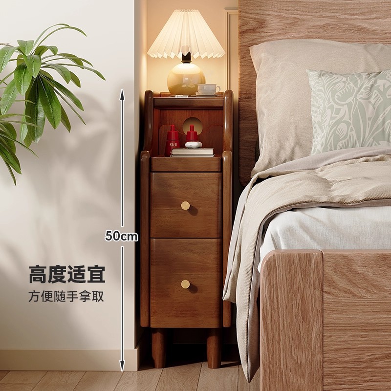 Mesa de cama de madera maciza dormitorio doméstico estante de cama ultra estrecho 2025 explosión estilo medieval armario de almacenamiento de grietas